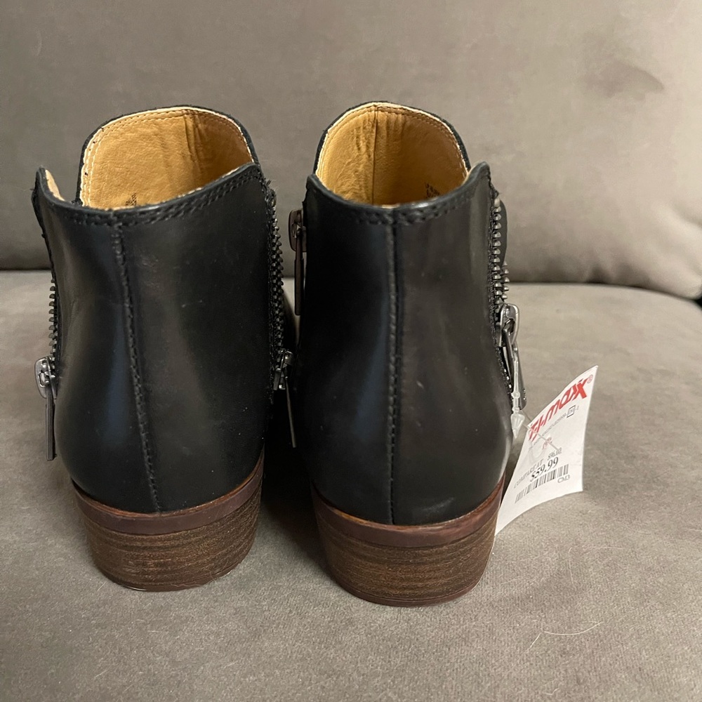 Brand new Lucky Brand black leather ankle boots - size 6.5 - never worn - Picture 4 of 6